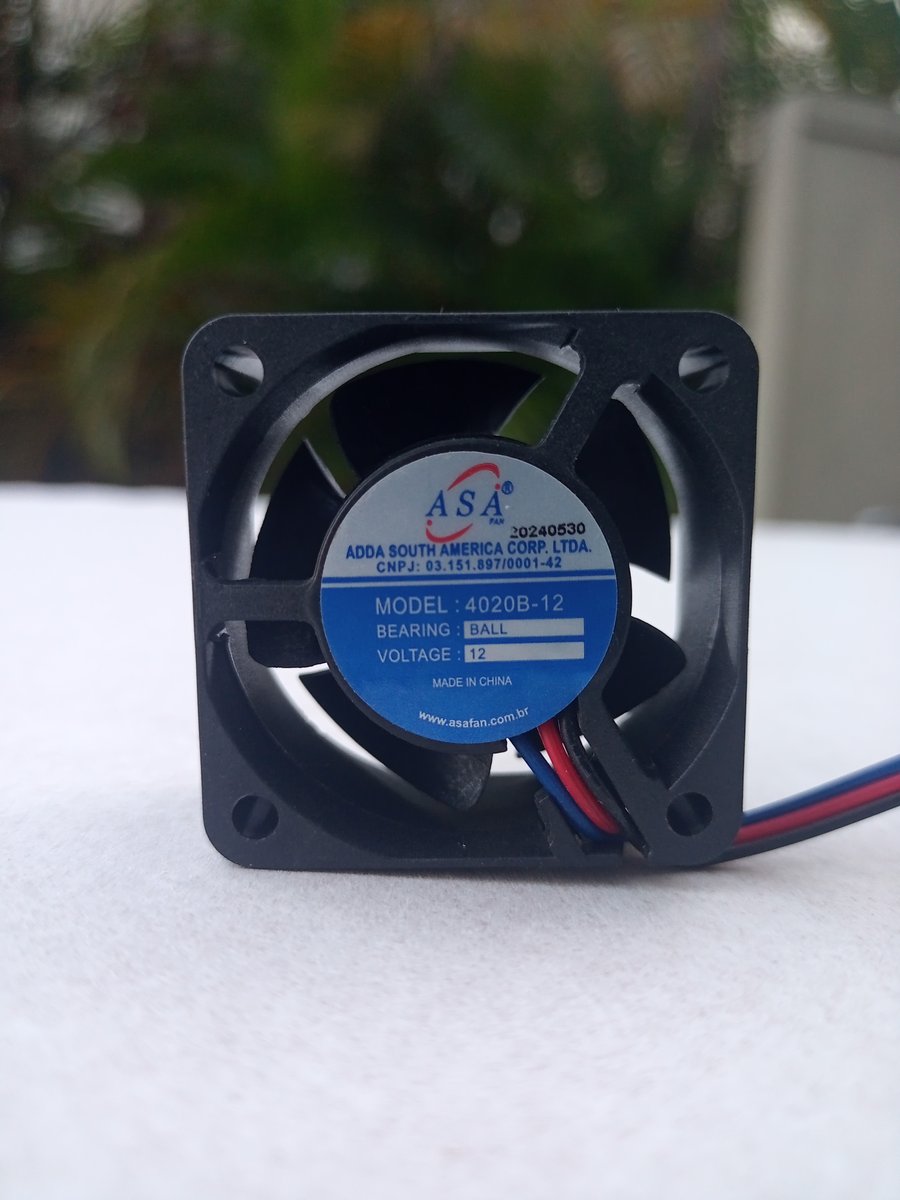D42 — Microventilador DC 40×40×20mm